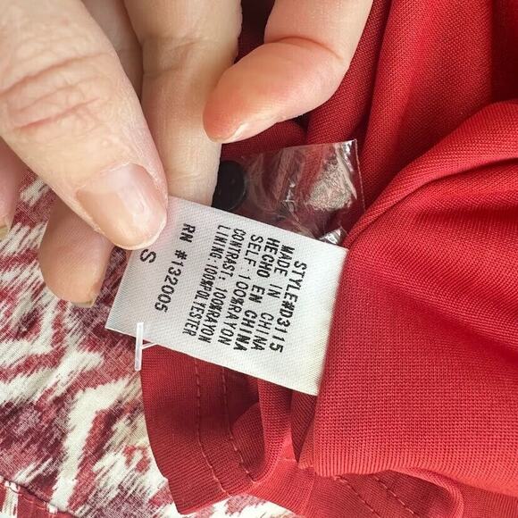 Entro Flowy Shift Mini Dress Size Small Red Geometric Hippie Boho Artsy Retro - Picture 7 of 7